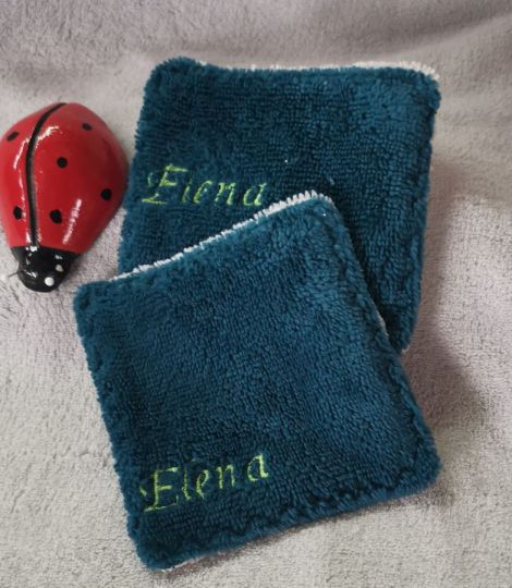 lingettes-avec-prenom-bleu-petrole.jpg